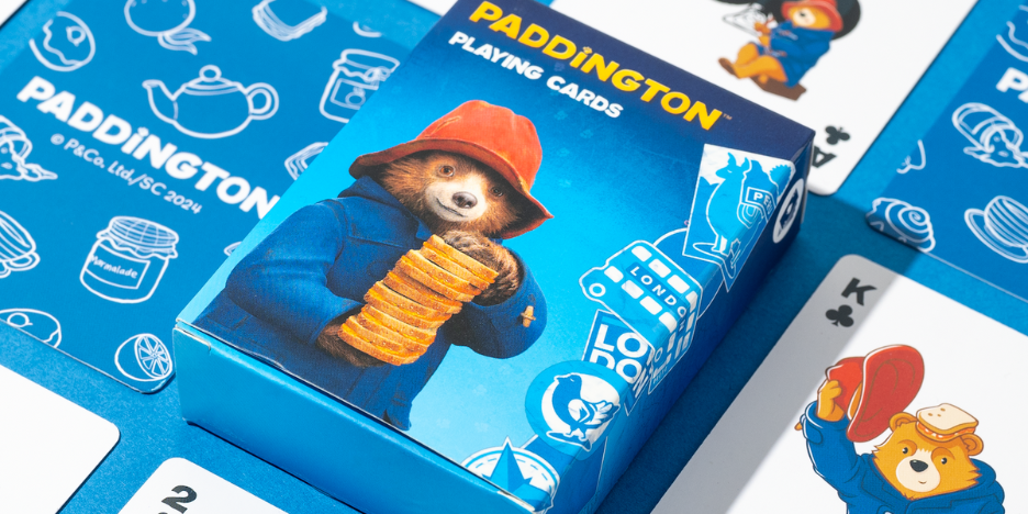 Heißen Sie Paddington Bear in Puckator´s neuem Lizenzsortiment willkommen: eine Augenweide für Fans aller Altersgruppen!